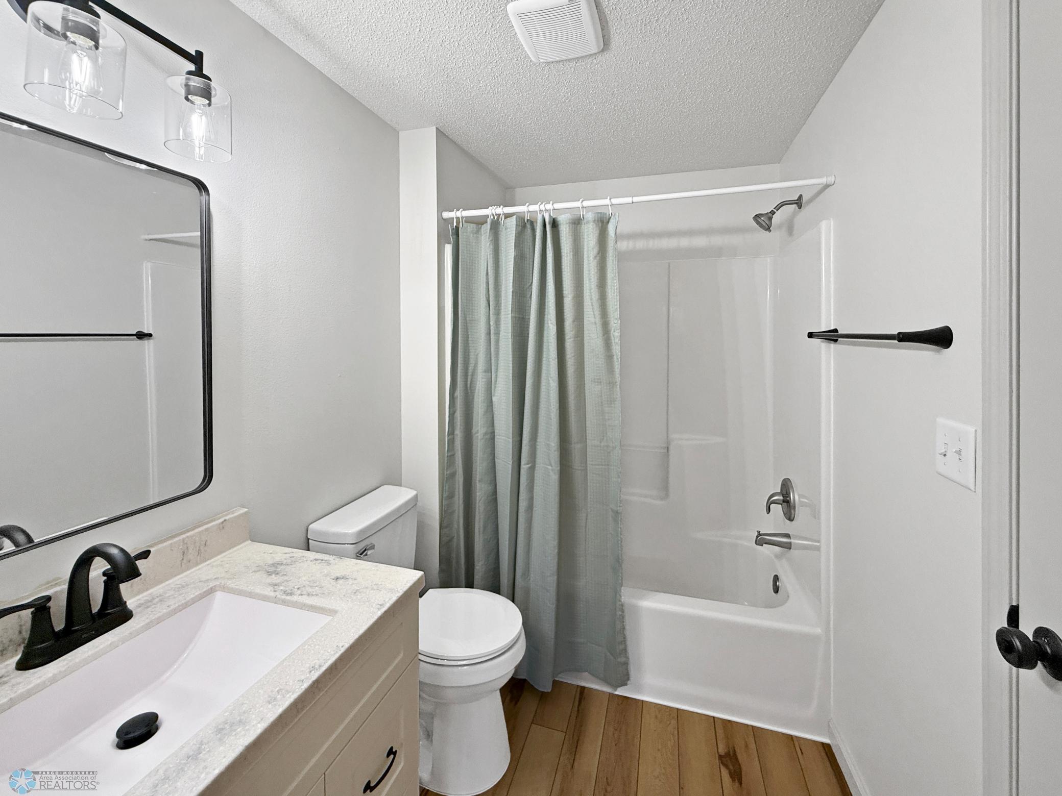 Basement Hollywood bathroom