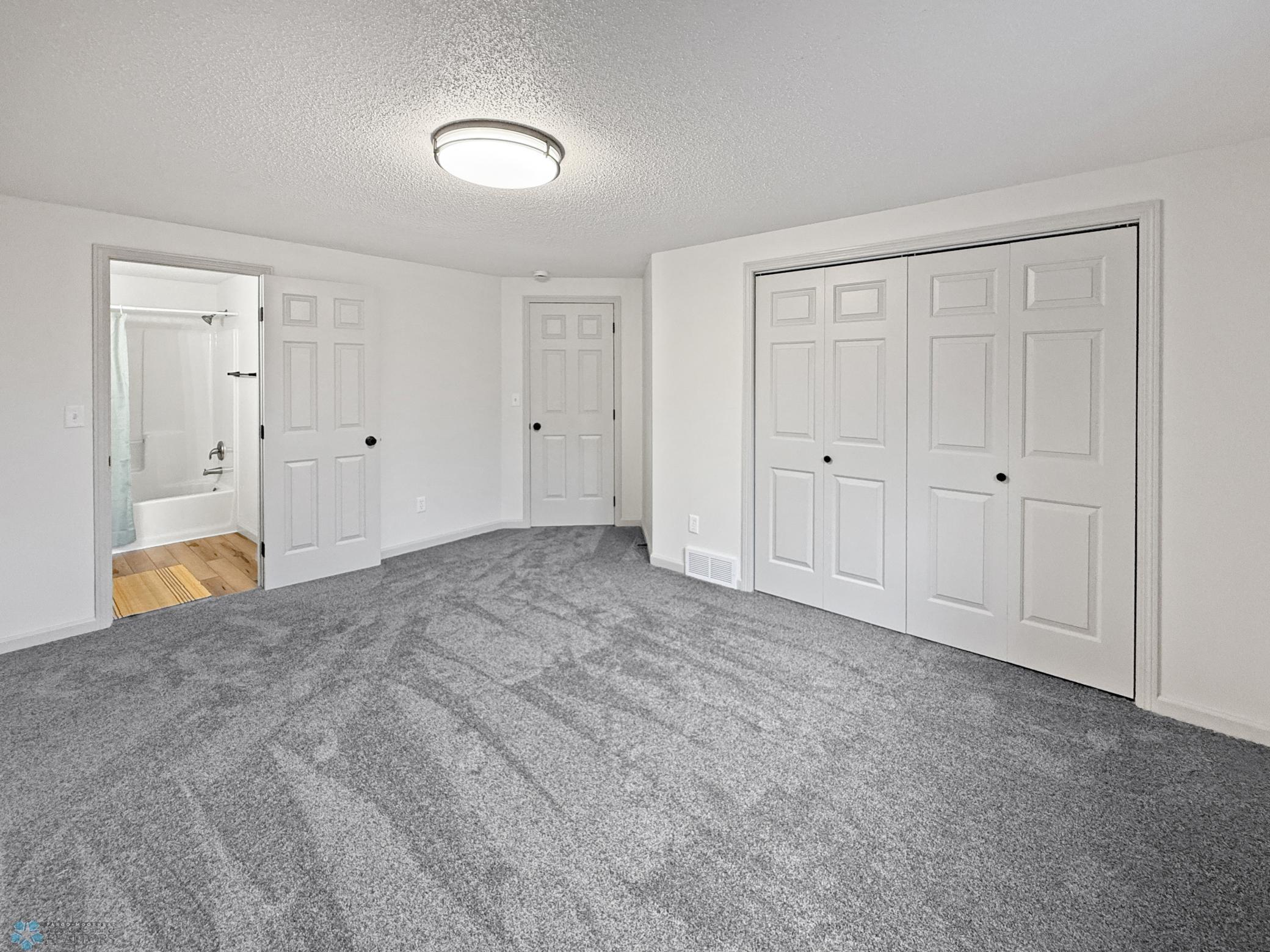Bedroom 3 & Hollywood bathroom