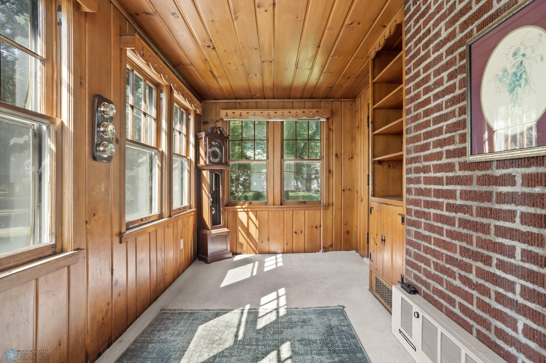 Sunroom/Den