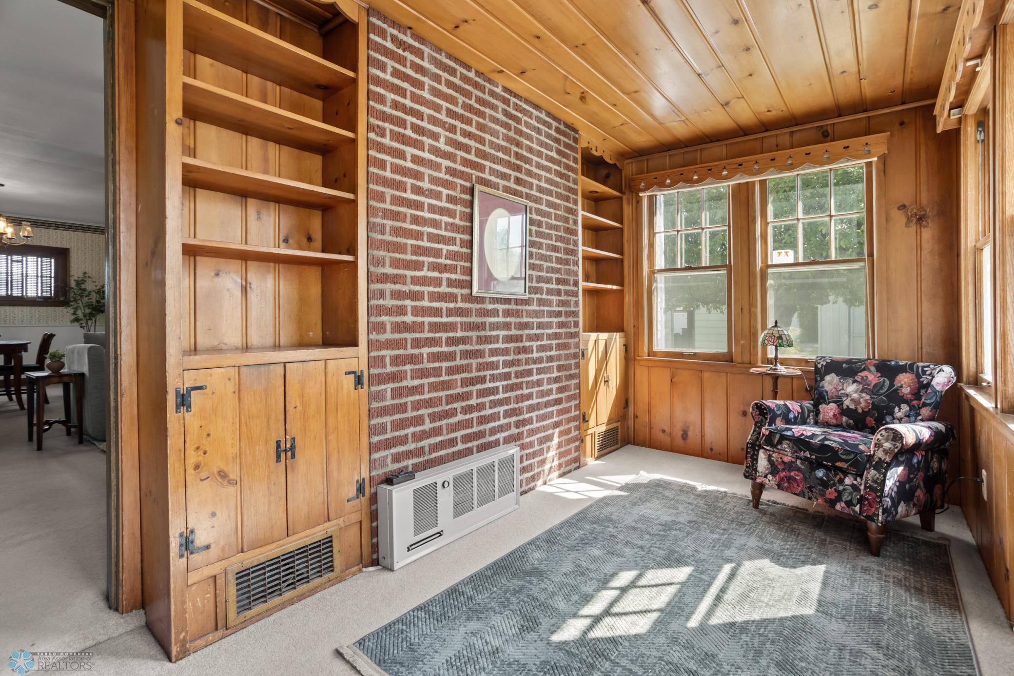 Sunroom/Den