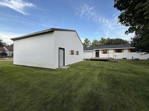 Oversized 26X32' 2 Garage Insulated, Heated