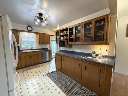 421 9th Avenue, Madison, MN 56256