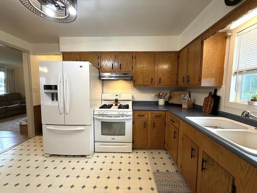 421 9th Avenue, Madison, MN 56256