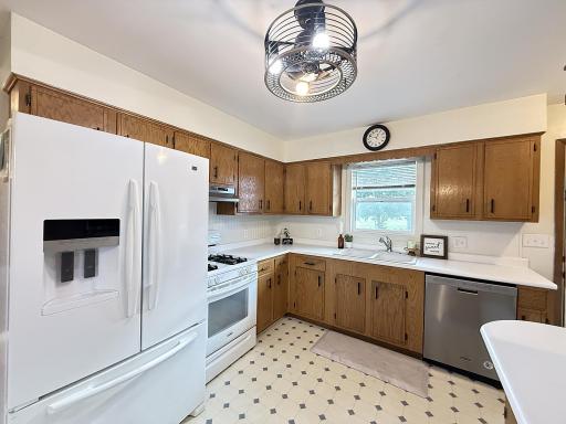 421 9th Avenue, Madison, MN 56256