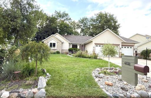6132 W 144th Street, Savage, MN 55378