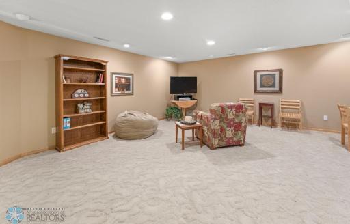 71 Prairiewood Crossing S, B, Fargo, ND 58103