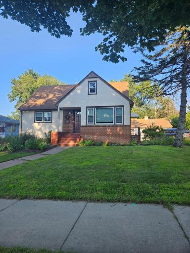 1220 Stryker Avenue, Saint Paul, MN 55118