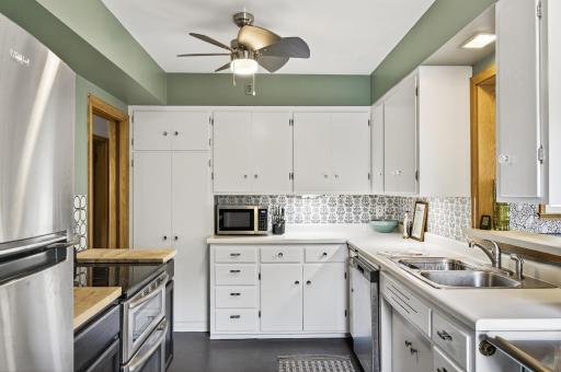 1220 Stryker Avenue, Saint Paul, MN 55118
