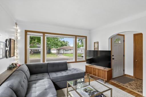 1220 Stryker Avenue, Saint Paul, MN 55118