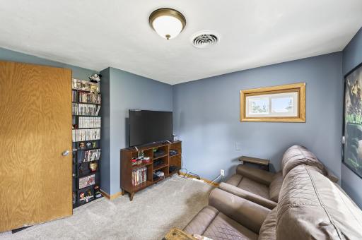 1220 Stryker Avenue, Saint Paul, MN 55118