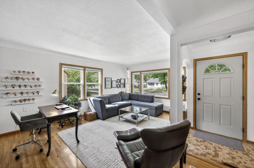 1220 Stryker Avenue, Saint Paul, MN 55118