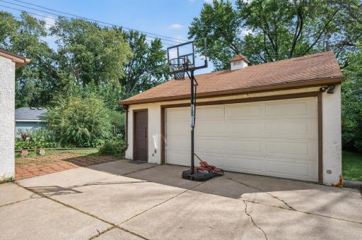 1220 Stryker Avenue, Saint Paul, MN 55118
