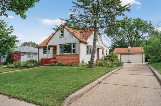 1220 Stryker Avenue, Saint Paul, MN 55118