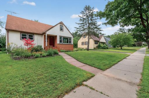 1220 Stryker Avenue, Saint Paul, MN 55118