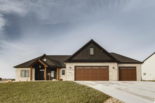 2875 Wildflower Lane SW, Rochester, MN 55902