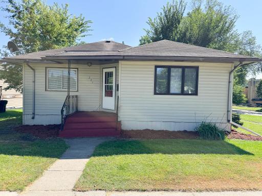 227 W Bancroft Avenue, Fergus Falls, MN 56537