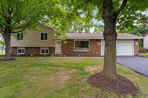 10652 Lancaster Lane N, Maple Grove, MN 55369