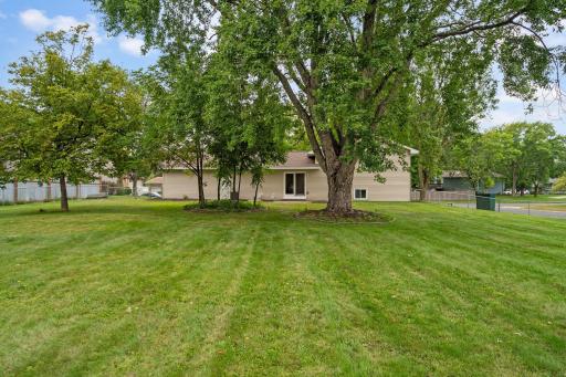 10652 Lancaster Lane N, Maple Grove, MN 55369