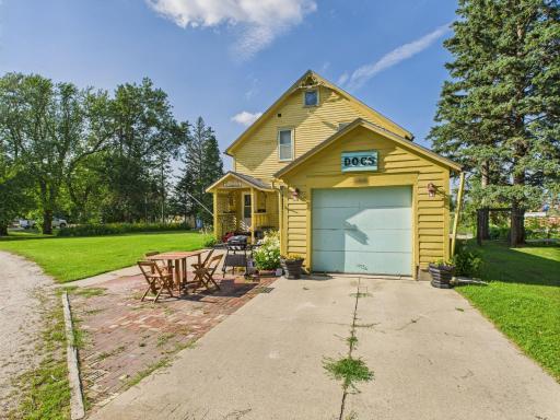 106 Dale Avenue SW, Warroad, MN 56763