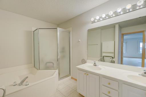 1821 Hunter Hill Road, Hudson, WI 54016