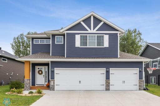 5876 Deb Drive W, West Fargo, ND 58078