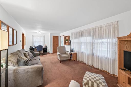 7032 Georgia Avenue N, Minneapolis, MN 55428
