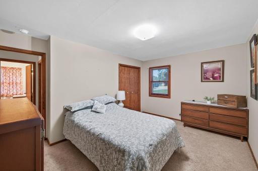 7032 Georgia Avenue N, Minneapolis, MN 55428