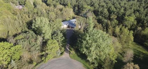 Photo for 1069 Hunter Ridge, Hudson, WI 54016 - listing #6781217 This beautiful home is set on a peaceful, wooded lot at the end of a cul-de-sac.