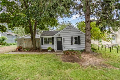 2092 Shryer Avenue E, Saint Paul, MN 55109