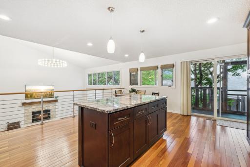 Large center island and breakfast bar area