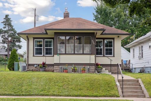 988 Geranium Avenue E, Saint Paul, MN 55106