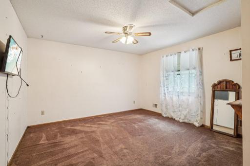 33-web-or-mls-Minnie B Grant Ln NE-S1609-033.jpg