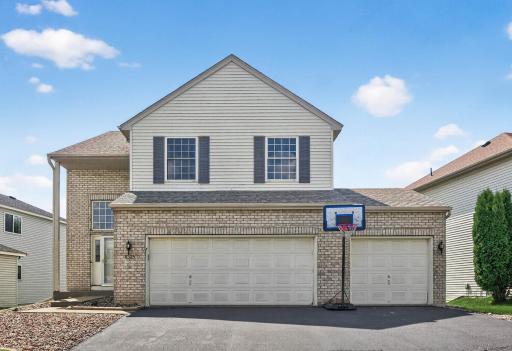 8525 Savanna Oaks Lane, Saint Paul, MN 55125