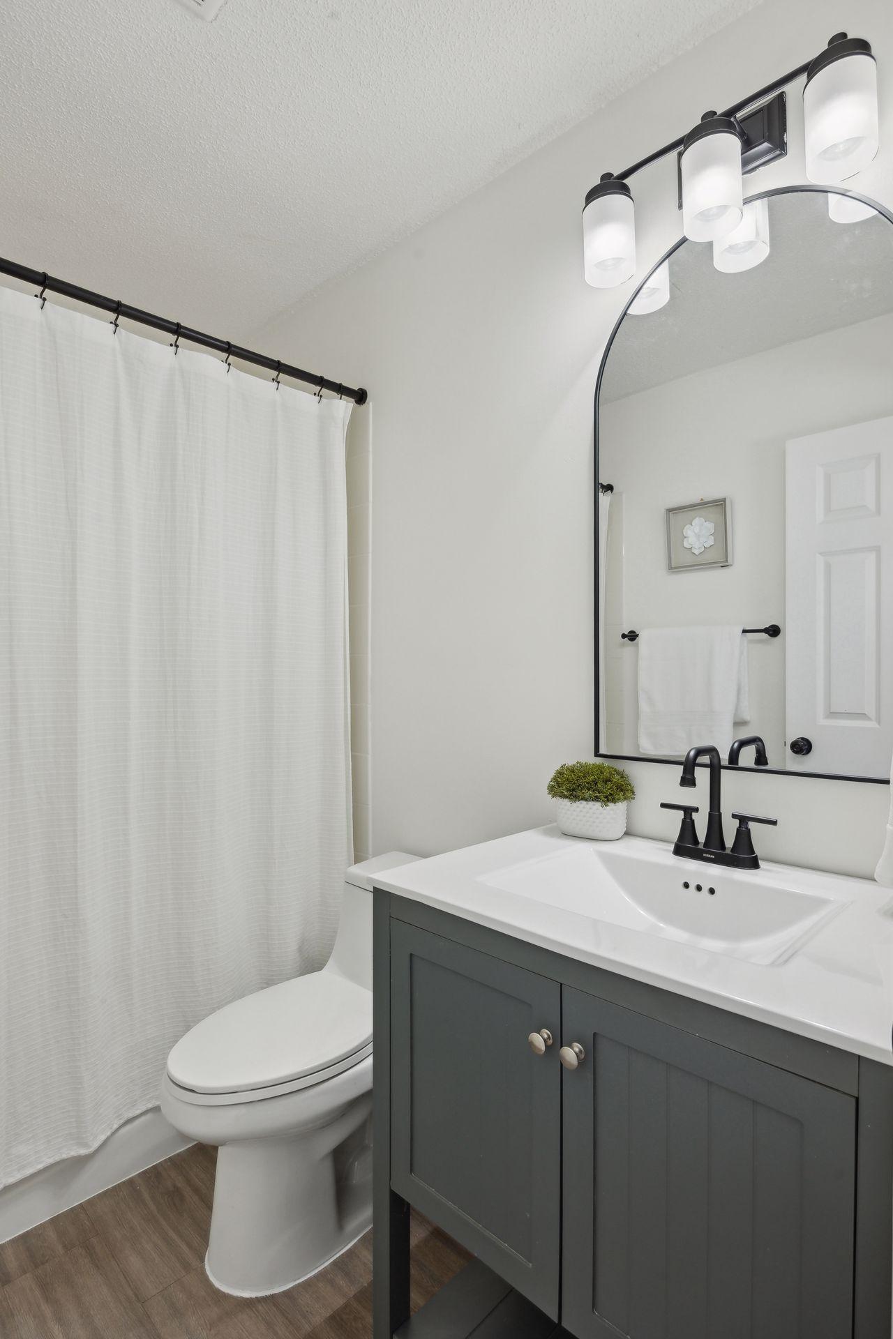 Upper Level updated full bathroom.