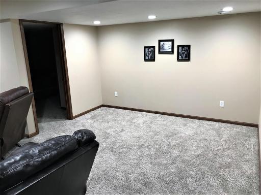 39947 River Oaks Drive, Roseau, MN 56751