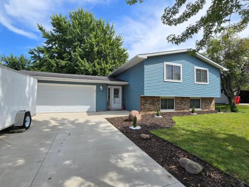 524 10th Avenue NW, Dodge Center, MN 55927