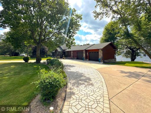 10041 Jeske Avenue NW, Annandale, MN 55302
