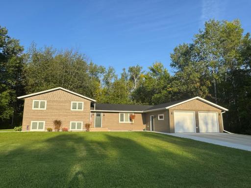 701 6th Avenue NE, Roseau, MN 56751