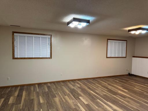 701 6th Avenue NE, Roseau, MN 56751