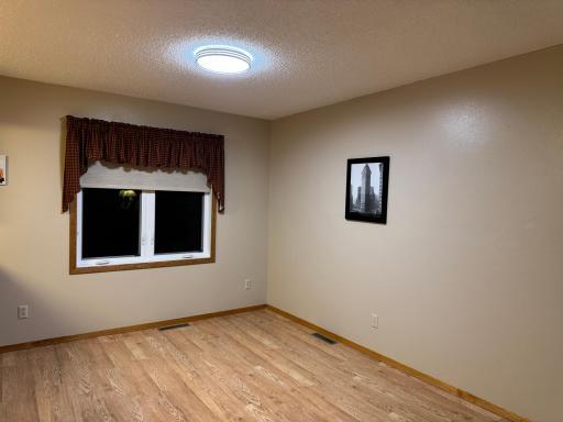 701 6th Avenue NE, Roseau, MN 56751