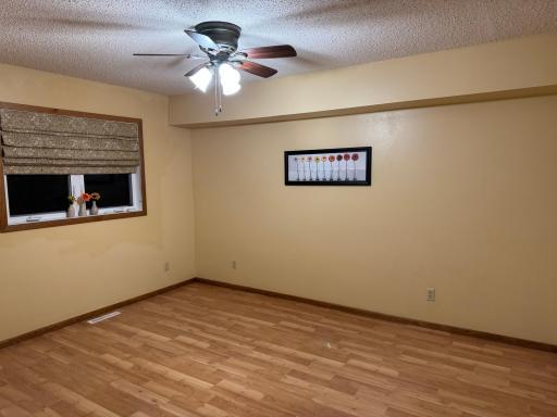 701 6th Avenue NE, Roseau, MN 56751