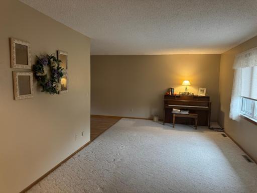 701 6th Avenue NE, Roseau, MN 56751