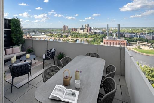1111 W River Parkway, 16C, Minneapolis, MN 55415