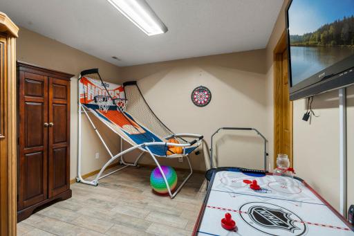 5940 Mc Kinley Place, Excelsior, MN 55331