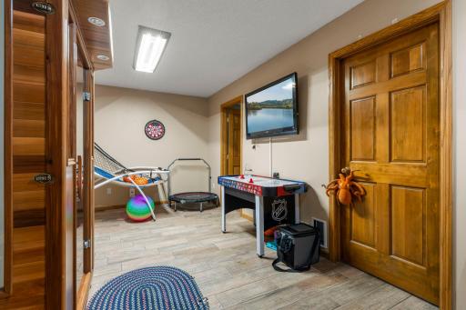 5940 Mc Kinley Place, Excelsior, MN 55331