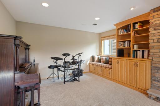 16670 Whitewood Avenue, Prior Lake, MN 55372