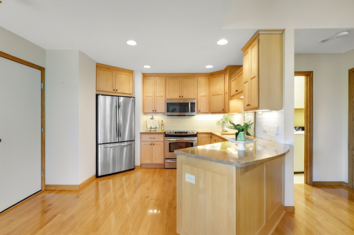 18075 Judicial Way N, Lakeville, MN 55044