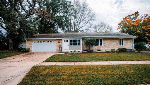 407 17th St SW, Austin, MN 55912