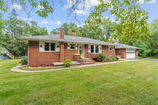 1425 Holly Drive E, Hugo, MN 55038