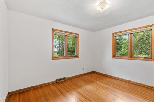 1425 Holly Drive E, Hugo, MN 55038